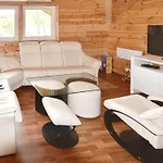 10 Person In Eidsvag Feriehus *