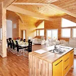 10 Person In Eidsvag Feriehus Rød