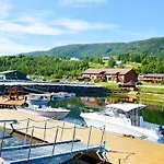 10 Person In Eidsvag Rød