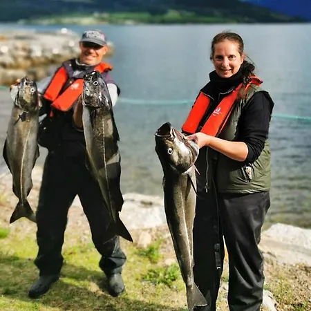 10 Person In Eidsvag *