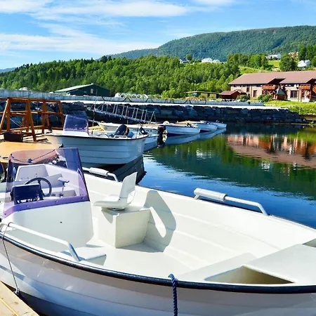 10 Person In Eidsvag * Rød