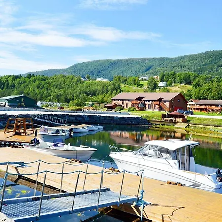 10 Person In Eidsvag Rød