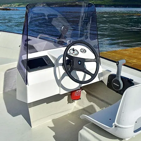 10 Person In Eidsvag Rød