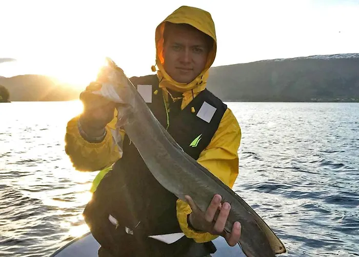 10 Person In Eidsvag Vakantiehuis *